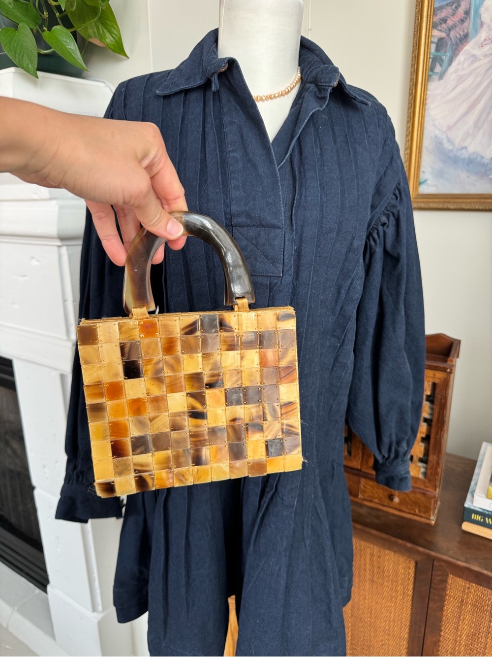 Woven Amber Shell Mosaic Top-Handle Bag - Brown/Gold